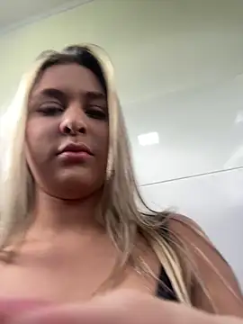 Snapshot of Sofia_Lopezz1 chatting on December 2025 04:02:02 PM Sofia Lopezz1 online show from December 2025 04:02:02 PM