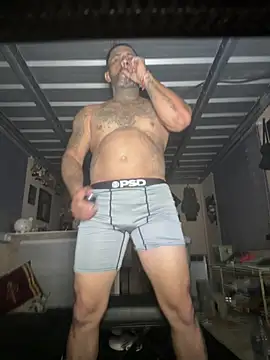 Snapshot of PabloGuzman11 chatting on June 2026 05:45:01 AM PabloGuzman11 online show from June 2026 05:45:01 AM