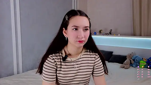 LuclieOppy online show from December 2025 01:22:01 AM