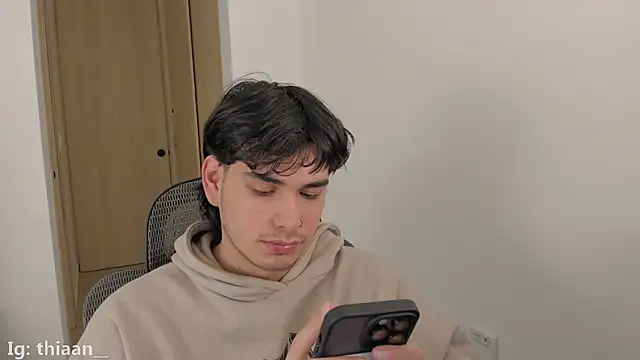 Snapshot of thiaann chatting on November 2025 10:34:02 PM thiaann online show from November 2025 10:34:02 PM