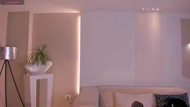 Snapshot of LisaFlowers_ chatting on December 2025 10:32:01 AM LisaFlowers online show from December 2025 10:32:01 AM