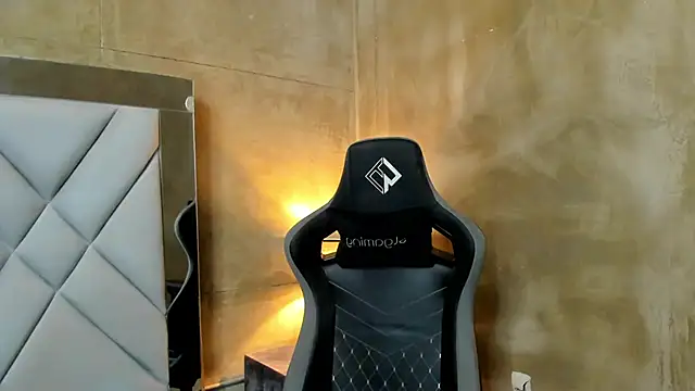 Snapshot of maddox_santana chatting on December 2025 09:26:01 AM maddox santana online show from December 2025 09:26:01 AM