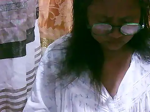 Snapshot of fireflower70 chatting on February 2026 06:56:02 AM fireflower70 online show from February 2026 06:56:02 AM