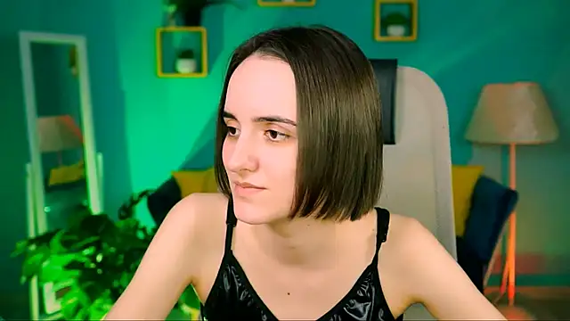 KateWillows online show from April 2026 04:46:01 AM