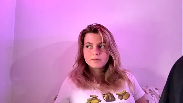 Snapshot of AlanaPostell chatting on December 2025 12:54:01 PM AlanaPostell online show from December 2025 12:54:01 PM