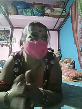 Snapshot of me-pari-hu chatting on July 2026 05:05:01 PM me-pari-hu online show from July 2026 05:05:01 PM