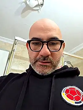 Aresal84 online show from December 2025 03:20:01 PM