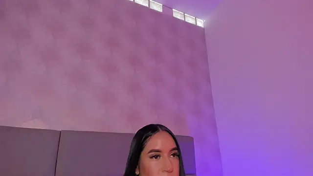 Snapshot of Emily_luve chatting on May 2026 07:54:02 PM Emily luve online show from May 2026 07:54:02 PM