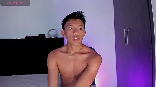 santinaughty online show from February 2026 05:53:02 PM