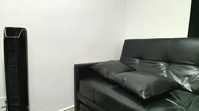 Snapshot of liorvante chatting on April 2026 01:28:02 AM liorvante online show from April 2026 01:28:02 AM