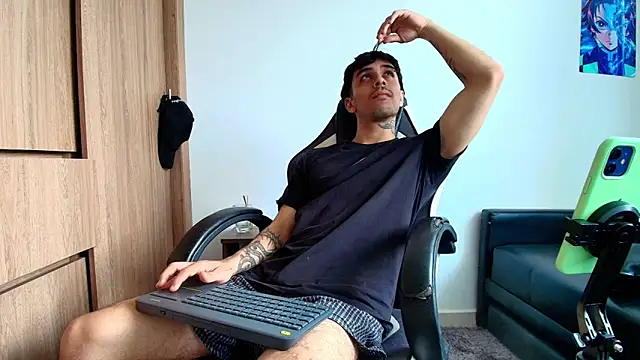 Snapshot of liorvante chatting on April 2026 05:10:02 PM liorvante online show from April 2026 05:10:02 PM