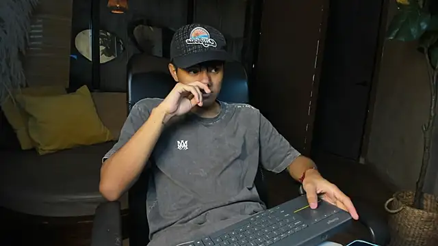 isaac grimm online show from February 2026 03:27:02 AM