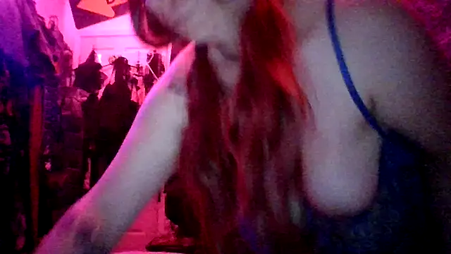 spunfoxxx online show from December 2025 07:42:01 PM