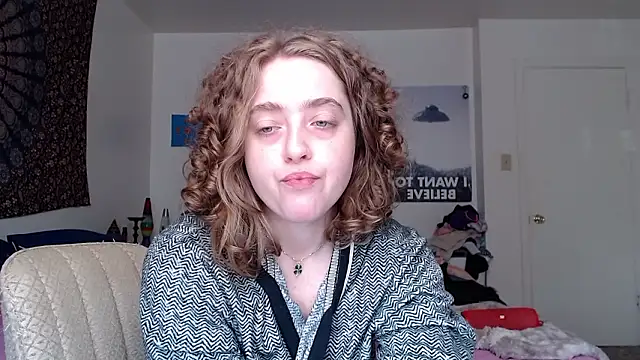 Snapshot of DeliaBlew chatting on February 2026 02:54:02 PM DeliaBlew online show from February 2026 02:54:02 PM