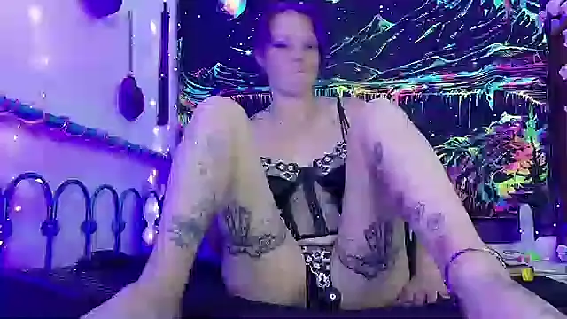 Snapshot of Freckleangel69 chatting on June 2026 01:17:02 AM Freckleangel69 online show from June 2026 01:17:02 AM