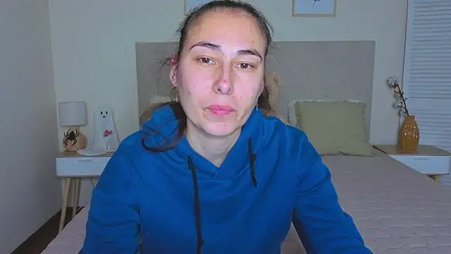 Snapshot of Olivia_milf_ chatting on November 2025 07:17:01 PM Olivia milf online show from November 2025 07:17:01 PM