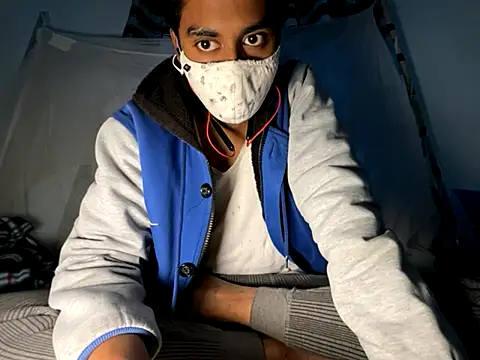 hunterboy2001 online show from December 2025 09:29:02 AM