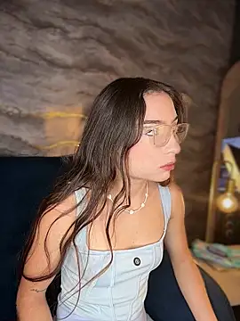 Mia Luxor online show from July 2026 11:36:01 AM