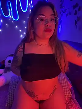 Lindalatina2001 online show from May 2026 07:22:02 PM