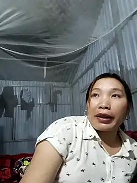 Snapshot of Evelyn-n chatting on March 2026 12:32:01 PM Evelyn-n online show from March 2026 12:32:01 PM
