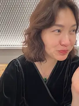 Snapshot of A-ZJunn chatting on March 2026 07:13:01 AM A-ZJunn online show from March 2026 07:13:01 AM