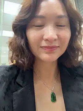 Snapshot of A-ZJunn chatting on April 2026 03:33:02 AM A-ZJunn online show from April 2026 03:33:02 AM