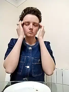 Amy01112 online show from April 2026 07:00:01 PM