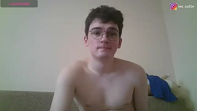 Snapshot of leo_cutie chatting on March 2026 08:39:01 AM leo cutie online show from March 2026 08:39:01 AM