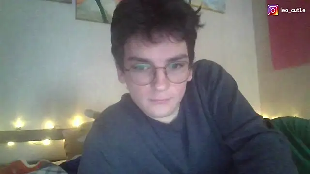 Snapshot of leo_cutie chatting on April 2026 04:50:02 AM leo cutie online show from April 2026 04:50:02 AM