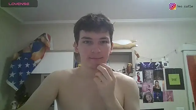 Snapshot of leo_cutie chatting on June 2026 11:24:02 AM leo cutie online show from June 2026 11:24:02 AM
