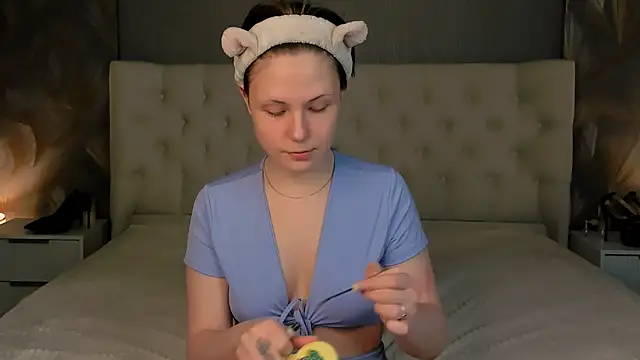 Snapshot of YONA_WINK chatting on April 2026 05:52:01 AM YONA WINK online show from April 2026 05:52:01 AM