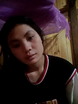 Snapshot of Hilary-123 chatting on April 2026 11:28:01 PM Hilary-123 online show from April 2026 11:28:01 PM