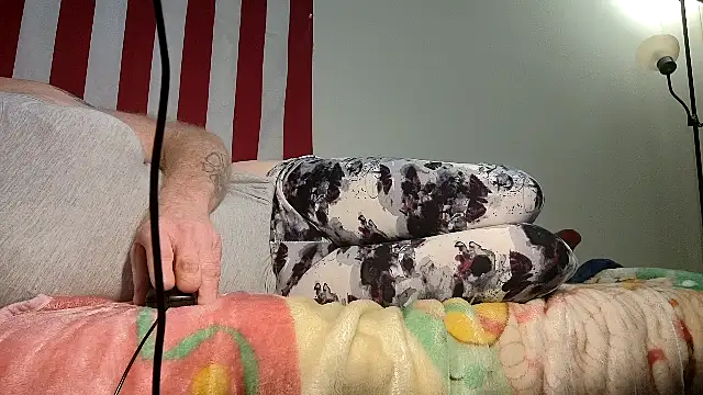 Snapshot of Olewrench35 chatting on December 2025 05:19:02 PM Olewrench35 online show from December 2025 05:19:02 PM