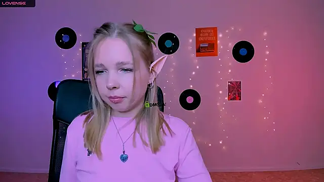 Snapshot of teya_starling chatting on April 2026 11:13:02 AM teya starling online show from April 2026 11:13:02 AM