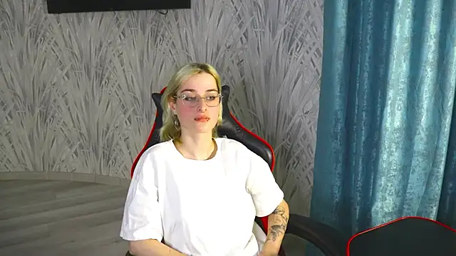 ValerieKirk online show from December 2025 11:15:01 AM