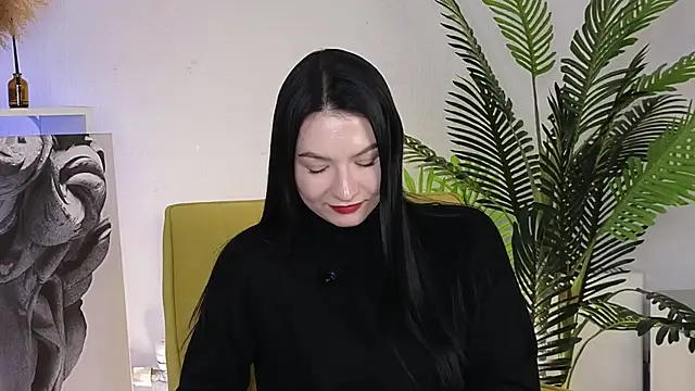 Snapshot of ElodiaMominee chatting on December 2025 10:31:01 AM ElodiaMominee online show from December 2025 10:31:01 AM