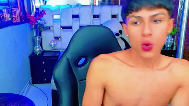 StormLuxX online show from December 2025 12:10:01 PM