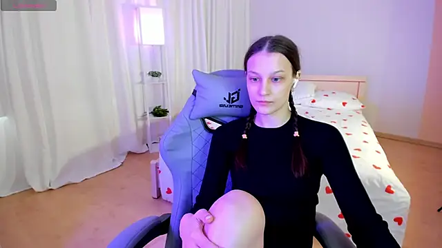 Snapshot of KrisDoeil chatting on March 2026 02:11:02 AM KrisDoeil online show from March 2026 02:11:02 AM