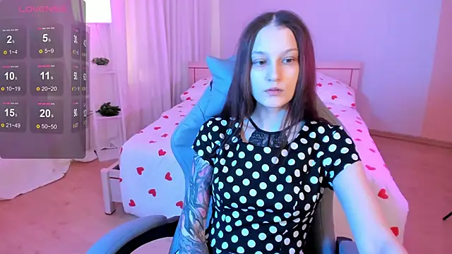 Snapshot of KrisDoeil chatting on April 2026 02:20:01 AM KrisDoeil online show from April 2026 02:20:01 AM