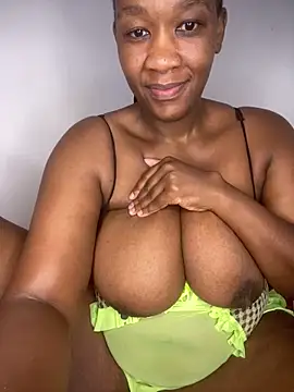 GiantClithpee online show from December 2025 11:55:02 PM