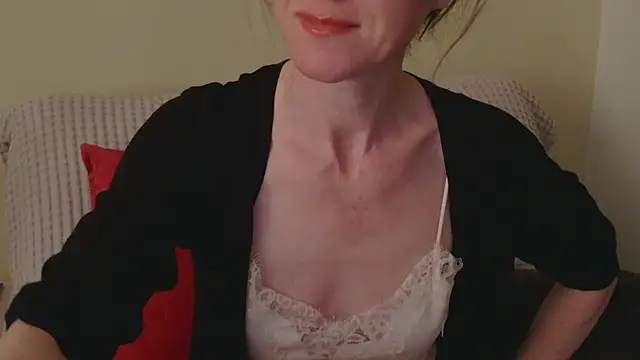 Snapshot of AuroraAG chatting on April 2026 10:30:01 AM AuroraAG online show from April 2026 10:30:01 AM