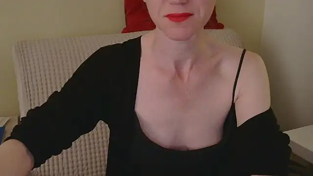 Snapshot of AuroraAG chatting on May 2026 11:05:01 AM AuroraAG online show from May 2026 11:05:01 AM
