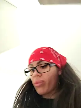 Snapshot of SiennaLuxexx chatting on March 2026 10:09:01 AM SiennaLuxexx online show from March 2026 10:09:01 AM