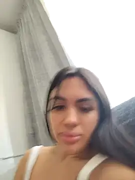 Snapshot of SiennaLuxexx chatting on April 2026 10:46:01 AM SiennaLuxexx online show from April 2026 10:46:01 AM