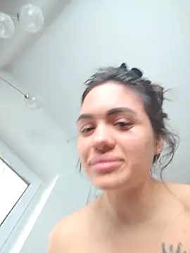 Snapshot of SiennaLuxexx chatting on April 2026 01:04:02 PM SiennaLuxexx online show from April 2026 01:04:02 PM