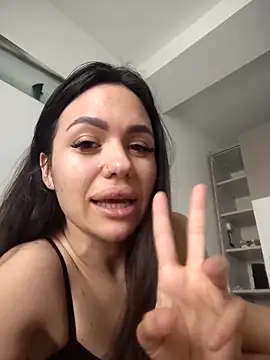 Snapshot of SiennaLuxexx chatting on April 2026 11:46:02 AM SiennaLuxexx online show from April 2026 11:46:02 AM