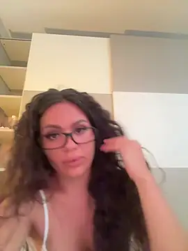 SiennaLuxexx online show from July 2026 04:42:02 PM