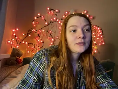 Snapshot of Ungoliant_Kiss chatting on April 2026 06:19:02 PM Ungoliant Kiss online show from April 2026 06:19:02 PM