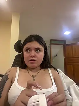 Camila Duarte2 online show from April 2026 05:06:01 PM