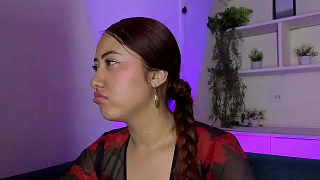 Snapshot of Saelivrae chatting on March 2026 07:25:01 PM Saelivrae online show from March 2026 07:25:01 PM